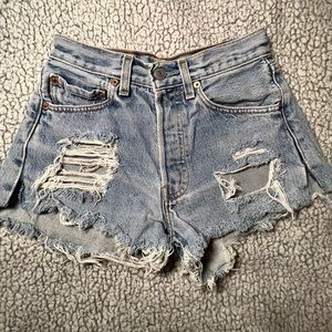 Light Wash Denim Levi’s Shorts